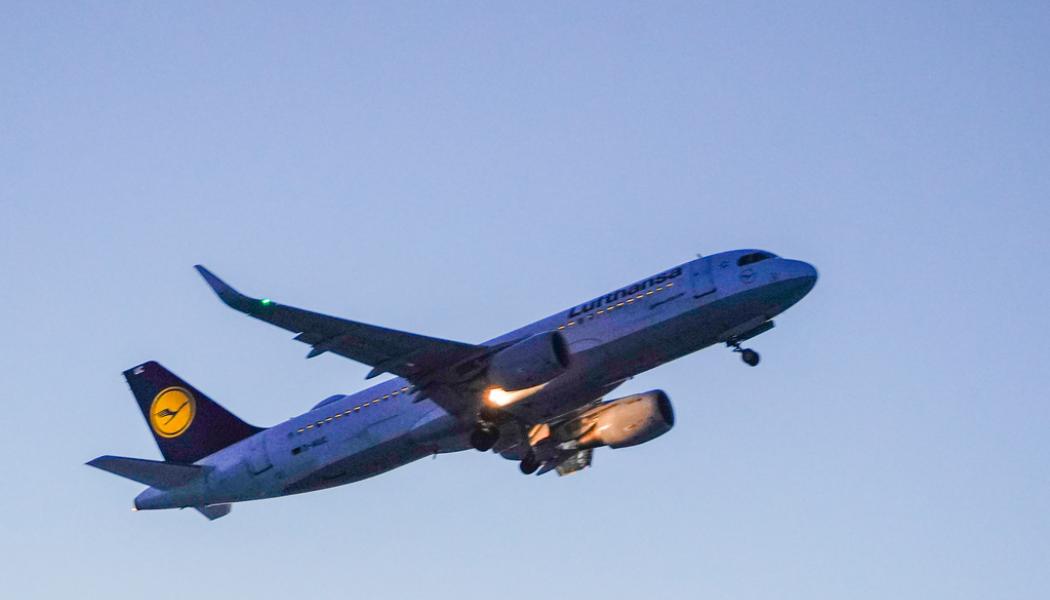 Håkon Mosvold Larsen/NTB/TT: Det lyfter så smått för flygbolagen. Arkivbild.