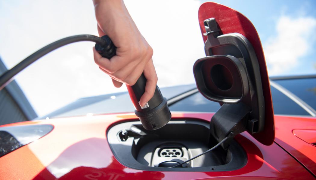 Fredrik Sandberg/TT: Elbilsbatterier består till stor del av grundämnet litium – som rusar i pris. Arkivbild.