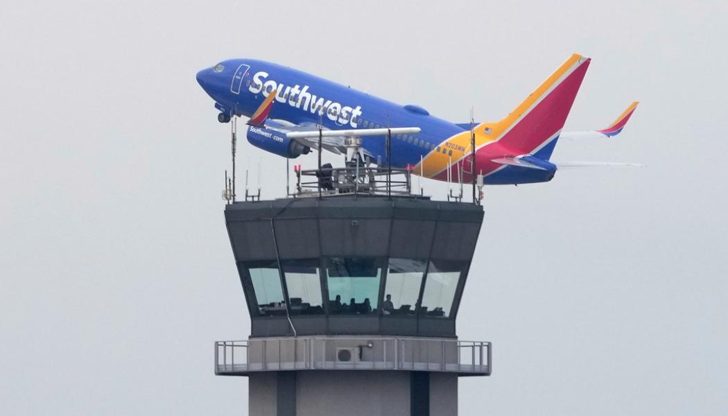 Charles Rex Arbogast/AP/TT: Ett plan tillhörande Southwest Airlines lyfter från Chicagos Midway Airport. Arkivbild.