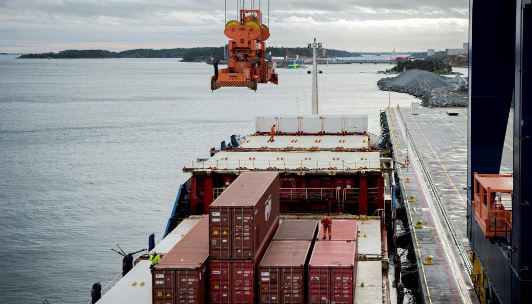 Tim Aro/TT: Den nya tekniken som Sjöfartsverket utvecklat ska effektivisera tiden i hamnen för transportfartyg,. Arkivbild.
