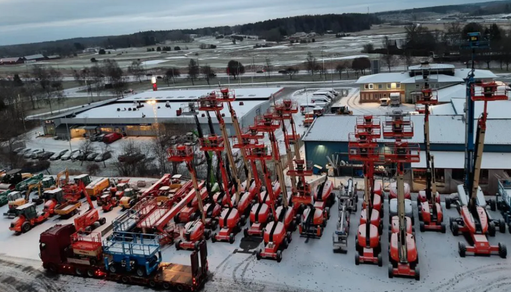Efterfrågan på maskiner med högre krav på bland annat lyftkapacitet ökar. Foto: Cramo 