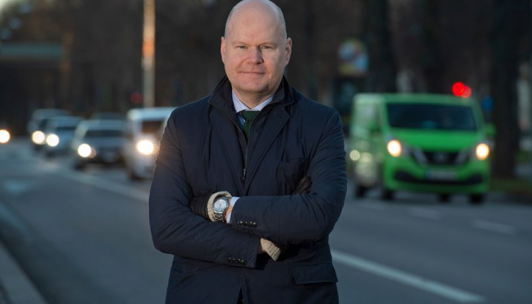Sverige har nu världens högsta dieselpris vilket inte är rimligt, menar Marcus Dahlsten, vd Transportföretagen. Foto: Transportföretagen