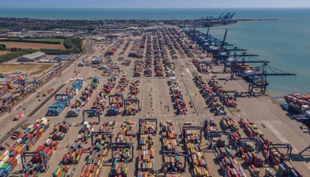 Port of Felixstowe hanterar fler än fyr miljoner TEU årligen. Foto: Konecranes