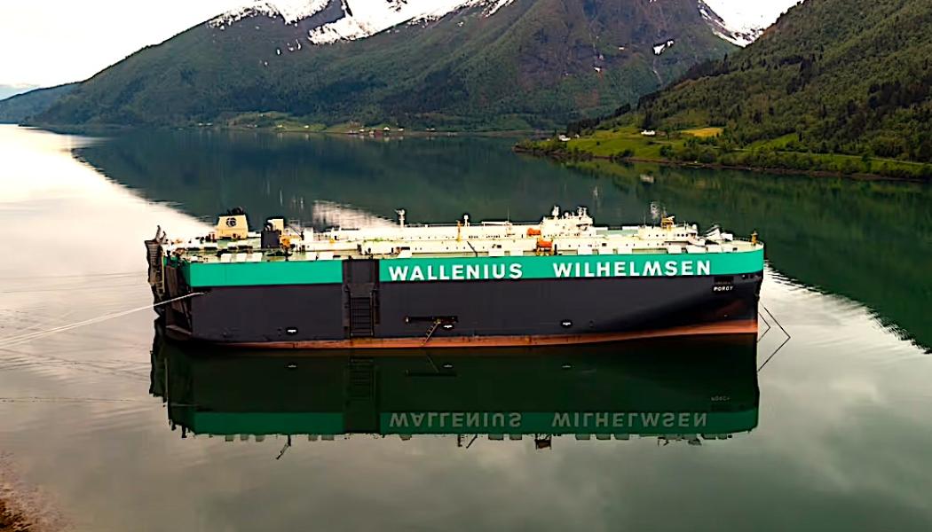 Företaget driver en stor flotta av så kallade roro-fartyg (roll-on/roll-off), som är särskilt utformade för att lasta och lossa fordon effektivt. Foto: Wallenius Wilhelmsen
