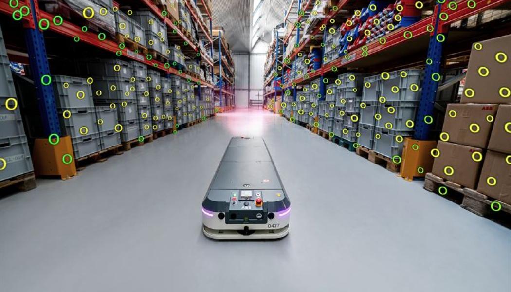 Marknaden för mobila robotar förväntas växa med 20 procent CAGR till och med 2026, från 5,5 till 9,5 miljarder dollar och ABB:s AI-baserade 3D-visionsteknik ligger i framkanten av denna tillväxt. Foto: ABB