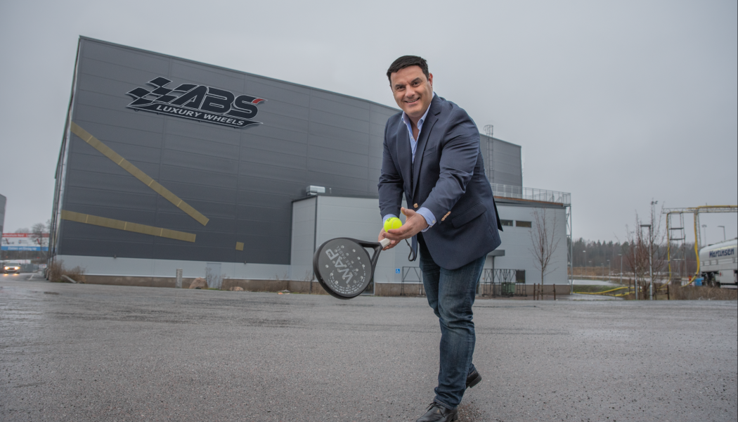 Andie Lahdo och företaget flyttar till en tidigare padelhall i Rosersberg. Foto: ABS Wheels