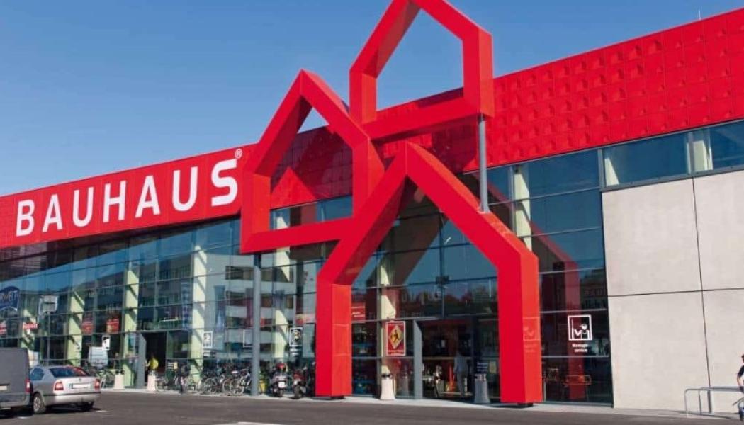 Implementeringen av Reflex In-Store Logistics har minskat antalet lagerfel och möjliggjort ett automatiserat, dubbelriktat datautbyte mellan SAP och Reflex. Det har gett en samlad översikt över lagersaldon. Samtidigt har e-handelssortimentet kunnat utökas, särskilt inom byggmaterial i Sverige, utan att öka behovet av lagerutrymme. Foto: reflex