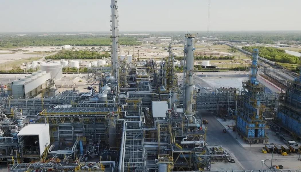 Anläggningen i Baytown, Texas, där ExxonMobil planerar att bygga ett projekt för blå vätgas och ammoniak. Men nya politiska beslut i USA har nu förändrat förutsättningarna. Foto: ExxonMobil