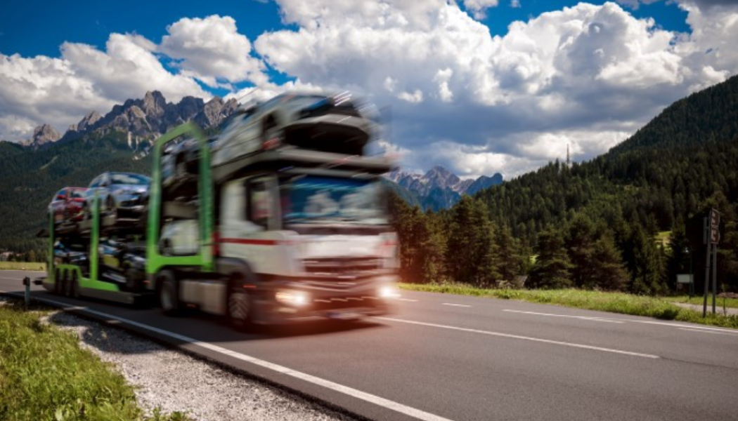 2023 rekordår för exporten av begagnade personbilar. Foto: Trafikanalys