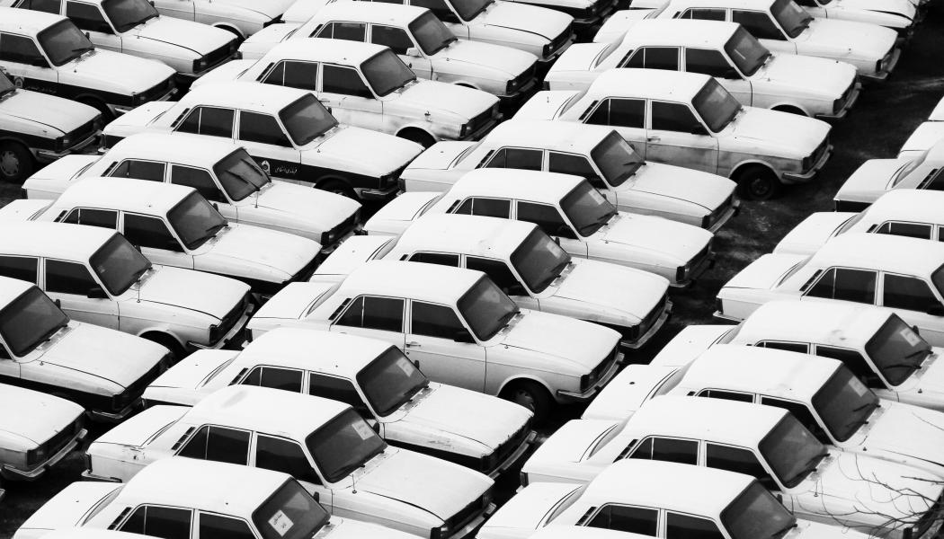 Nyregistreringarna för personbilar minskade med 4 procent i oktober. Foto: hasan almasi unsplash