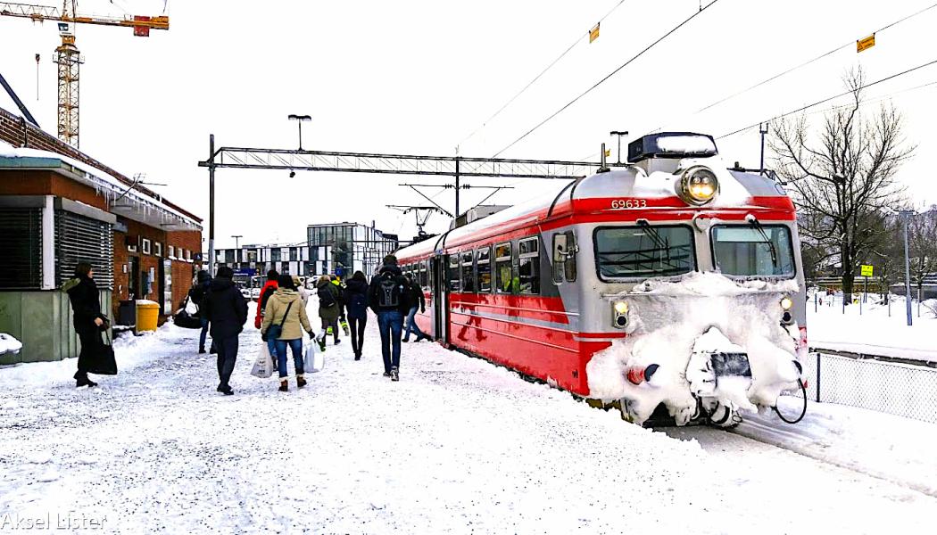 Porsgrunns station vid Vestfoldbanan under den kalla vintern 2017-2018. Foto: Wikipedia Common, Kredit: Aksellister