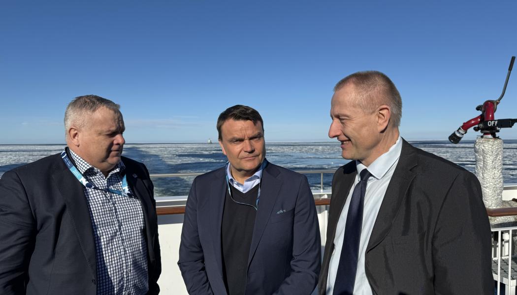 Från vänster: Jörgen Nilsson, VD Trelleborgs hamn, Patrick Mattsson, Vice VD Kvarkenhamnar, Dr. Gernot Tesch, VD Rostock hamn.
