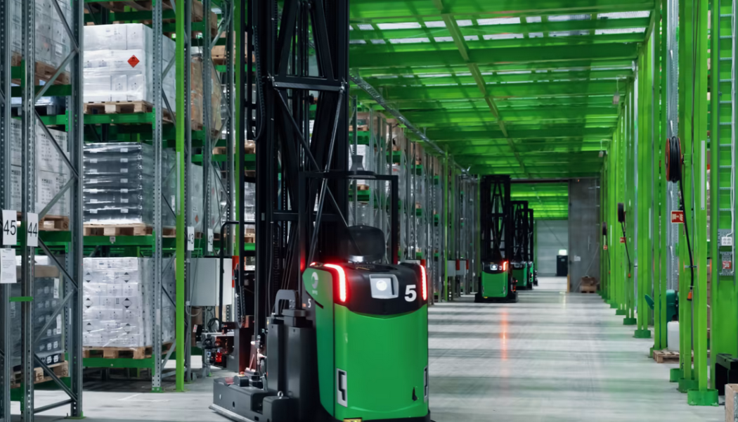 CDON väljer Bring och Shelfless för att hantera sin e-handelslogistik. Foto: Bring