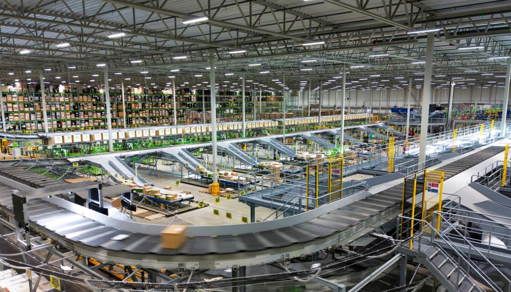 På Brings terminal i Jönköping finns en sorteringsmaskin från Fives Intralogistics. Nu står det klart att en sorteringsmaskin från samma leverantör ska installeras på den nya terminalen i norra Stockholm. Foto: Bring