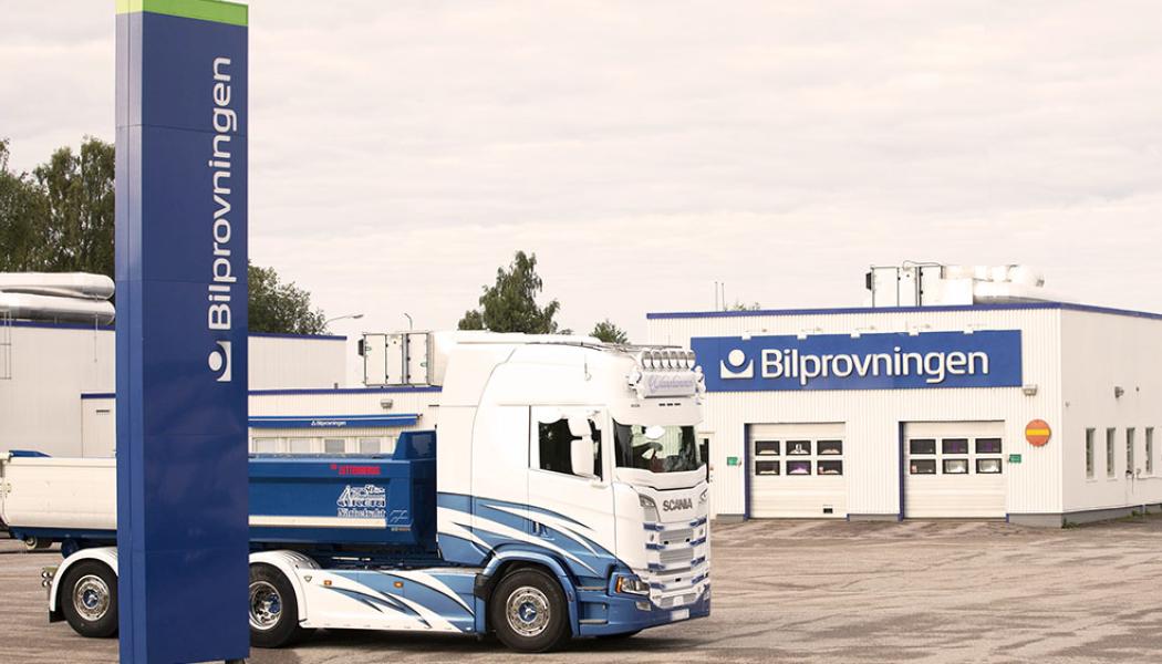 Bilprovningens besiktningsstatistik för 2022 visar att sex av tio tunga lastbilar har brister. Foto: Bilprovningen