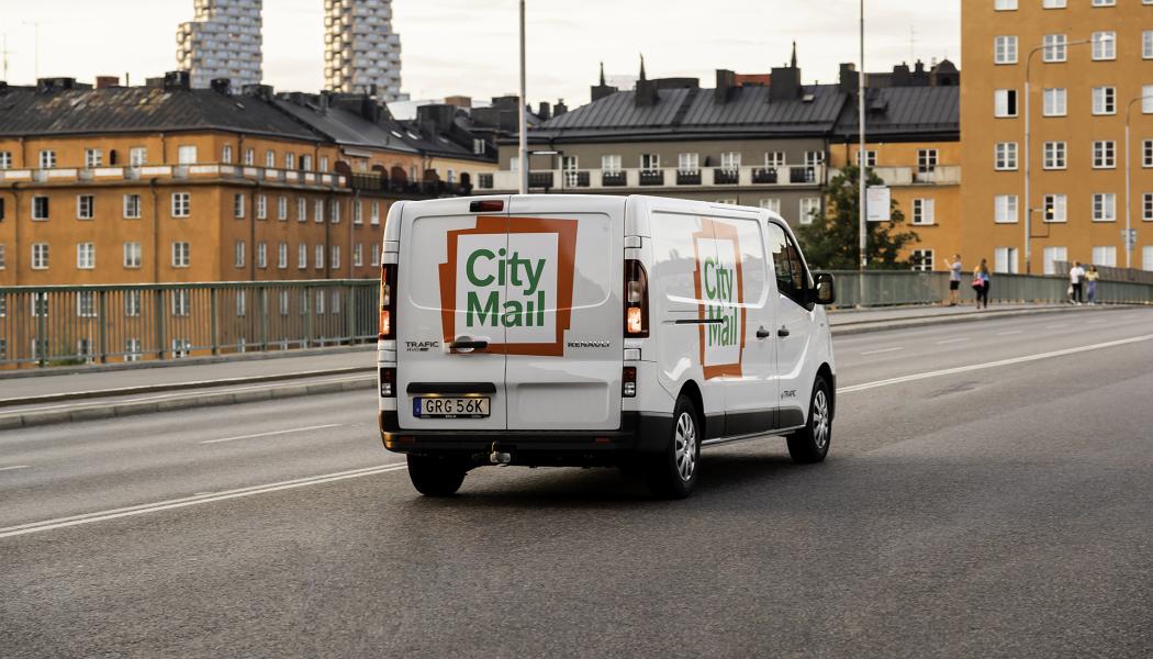 CityMail har 1 500 fordon, vilket betyder att en elektrifiering på 50 procent skulle kräva 750 elfordon. Pressbild: Citymail