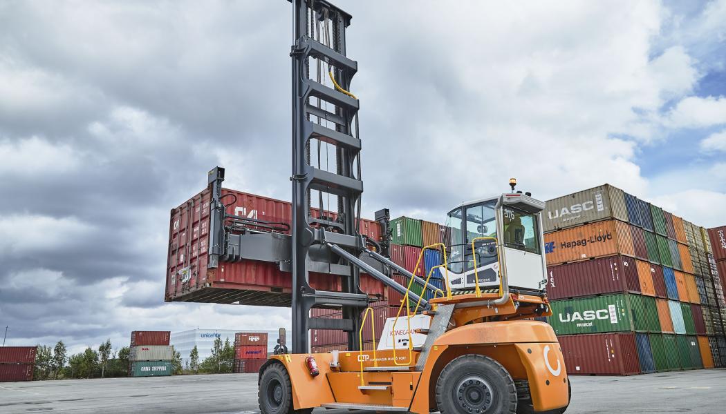 N.C. Nielsen har levererat två Konecranes SMV 6-7 ECC90 tomcontainerhanterare med en lyftkapacitet på 9,0 ton, som nu flyttar containers i ett jämnt flöde. Foto: Koncrane