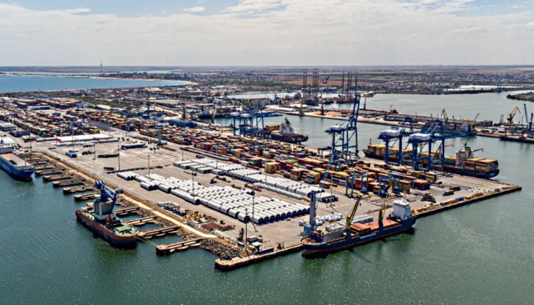 DP World pekar på att hamnar runt om i världen står inför snabbt ökande energibehov i takt med att verksamheten elektrifieras. Elektriska hamnkranar, landström till fartyg, datacenter, uppvärmning och ny industriell verksamhet ställer allt högre krav på stabil energiförsörjning. Foto: DP World
