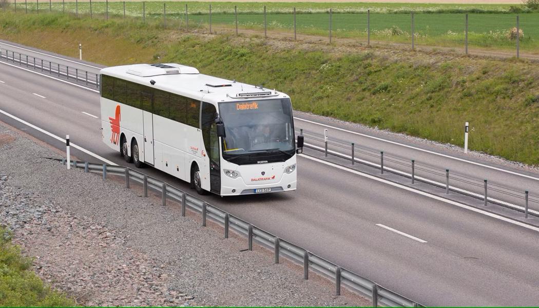 Dalatrafikbuss på landsväg. Pressbild: Dalatrafik