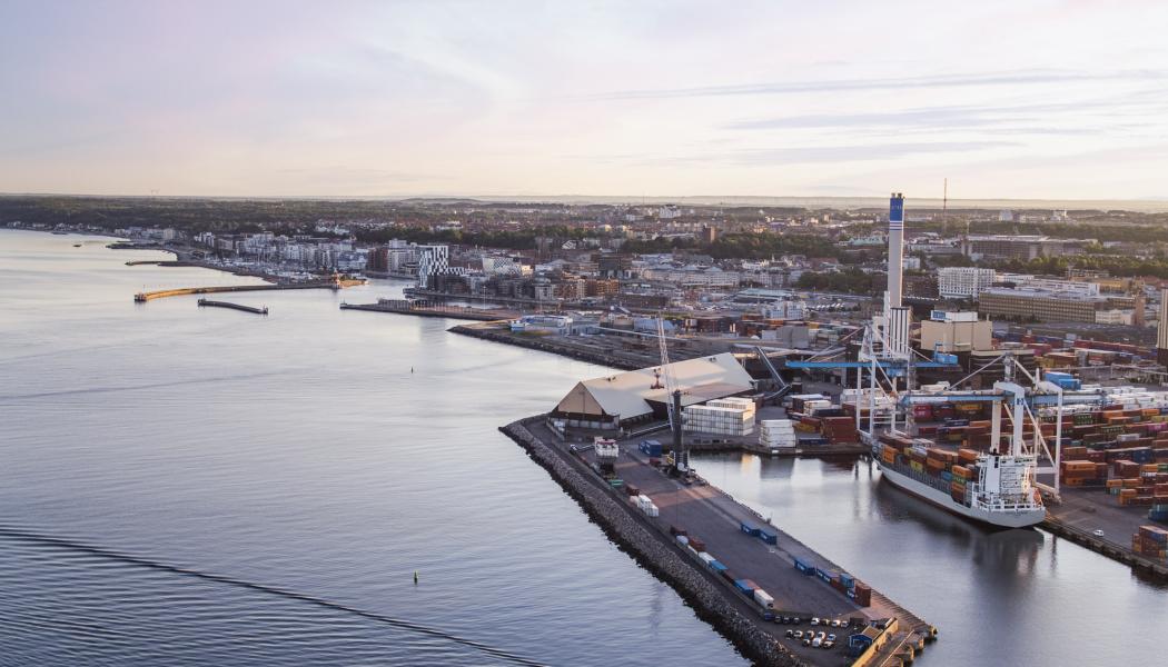 Stabilisering trots utmaningar och satsningar på ny teknik och infrastruktur. Foto: Helsingborgs Hamn