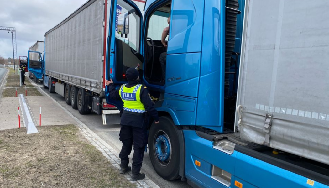 På tio månader har Tullverket stoppat drygt 33 procent fler rattonyktra förare än under hela 2021. Foto: Tullverket
