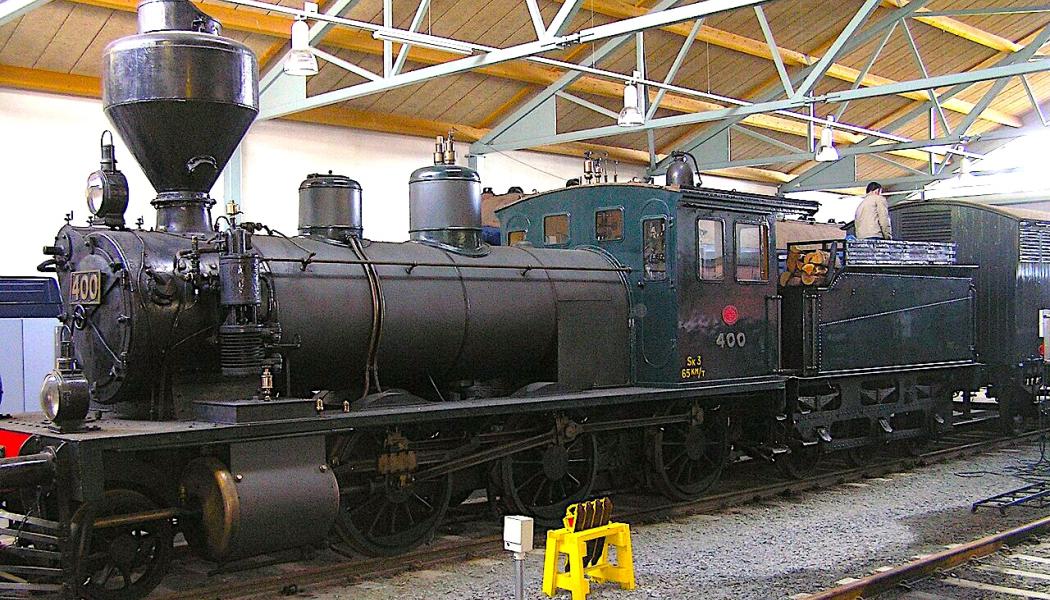 Sk3 2-6-0 lokomotiv nr 400 på Finlands Järnvägsmuseum. Tillverkat i Tammerfors 1903 Foto: kredit: Harveyqs – Eget verk: Wikipedia Common.