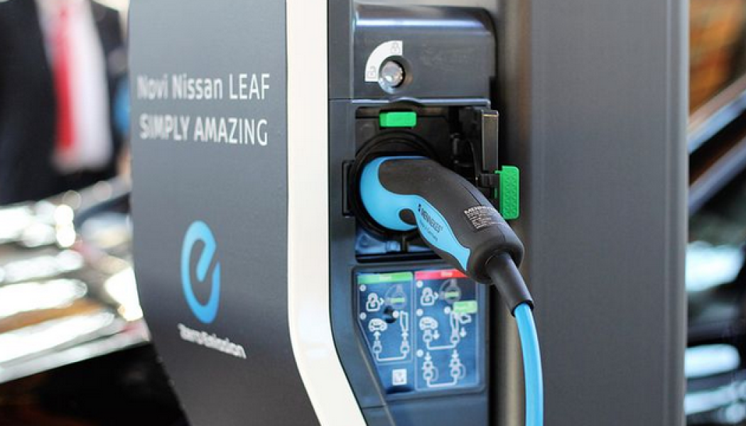 Senast 2026 ska det finnas elektrisk laddningspool för bilar på var 60:e kilometer längs med EU:s huvudvägar. Arkivbild