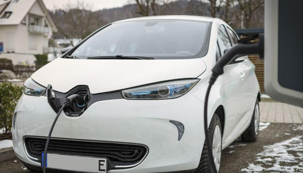 Regeringen inrättar en elektrifieringskommission som ska identifiera åtgärder som kan öka takten i elektrifieringen på transportområdet. Arkivbild