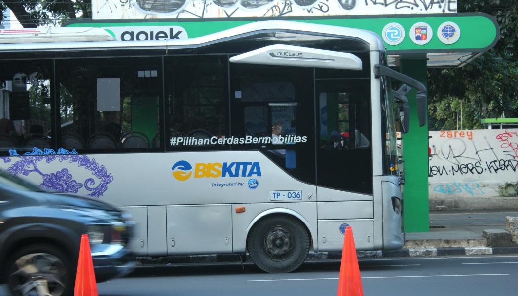 Bussoperatören BIS KITA är en del av ett elbussprogram i Indonesien. Foto: Andres Suhendrawan/Unsplash