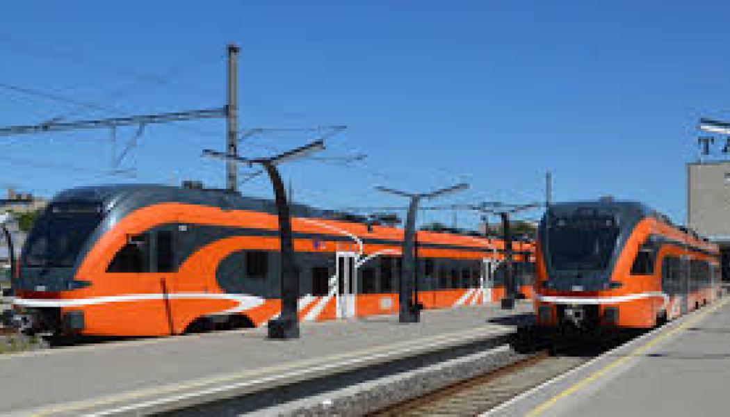 Stadlers tåg i estniska tågoperatören Elrons tjänst, här på Tallinns centralstation. Foto: Wikipedia Common, kredit: VargaA