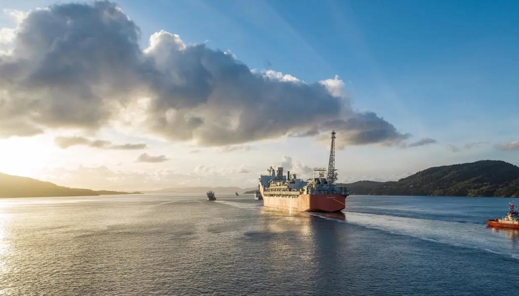 Fartyget Johan Castberg på väg till Barents hav. Bilden är tagen i Langenuensundet söder om Bergen, Norge.
Drönarfoto: Øyvind Gravås & Eirin Lillebø / Equinor