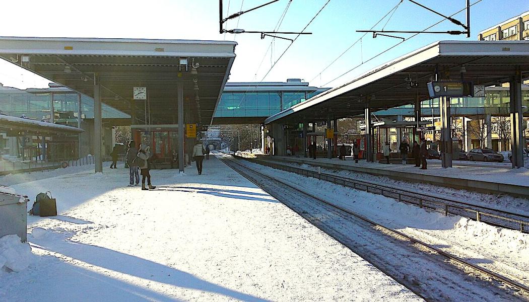 Esbo järnvägsstation i södra Finland. Foto: Wikipedia Common, kredit: Arttuh2010 