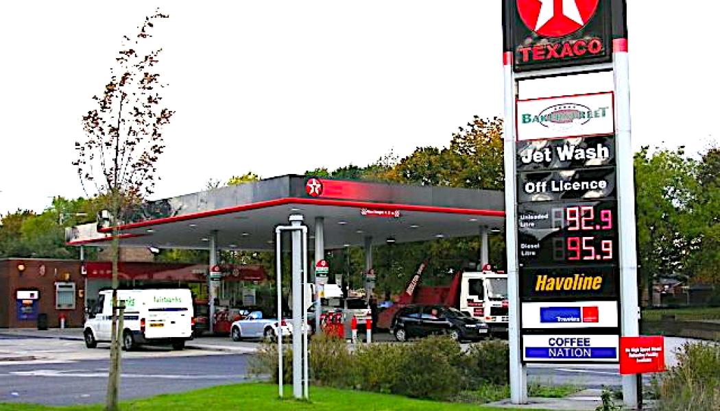 Bensinstation vid Middleton Road, Heywood. Storbritannien. Foto: Wikipedia Commons Lic. Kredit: Keith Williamson. Creative Commons Attribution-Share Alike 2.