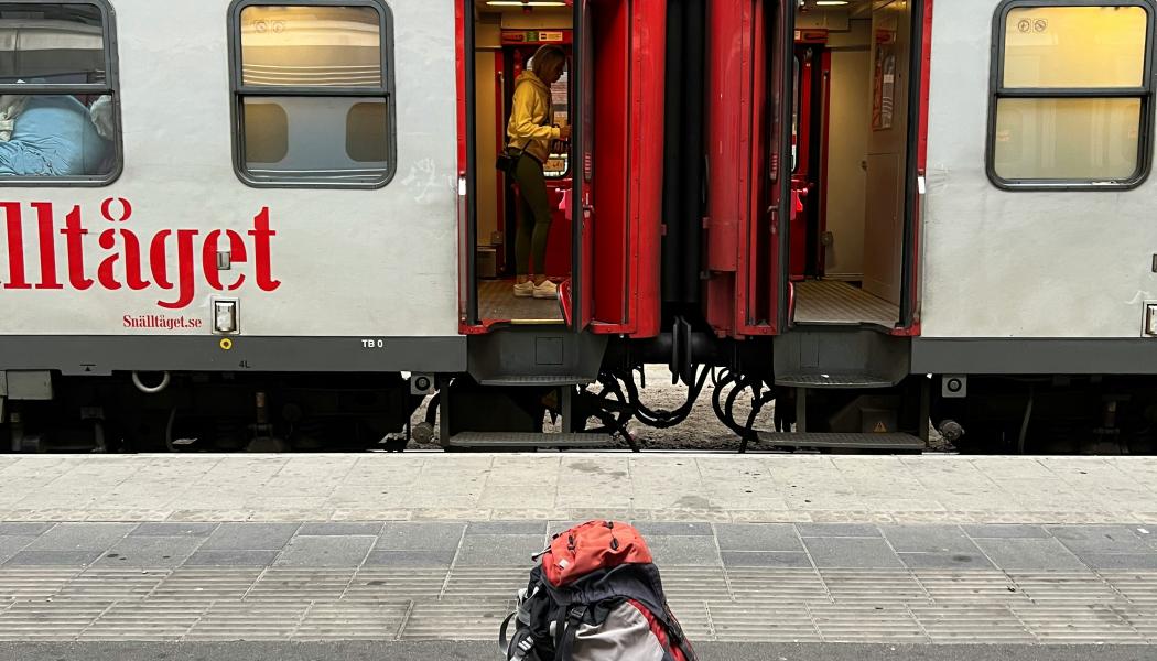 Utredningen föreslår även att systemet för flygpassageraruppgifter breddas till att omfatta resor med färja, tåg och buss till och från Sverige. Bild från Malmö Centralstation. Foto: Jonathan Noack/UNsplash