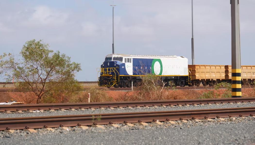 Fortescue uppger att de batterielektriska loken kommer att spara 1 miljon liter diesel per år, men det är bara en bråkdel av de 80 miljoner liter som bolaget förbrukar årligen. Foto: Fortescue