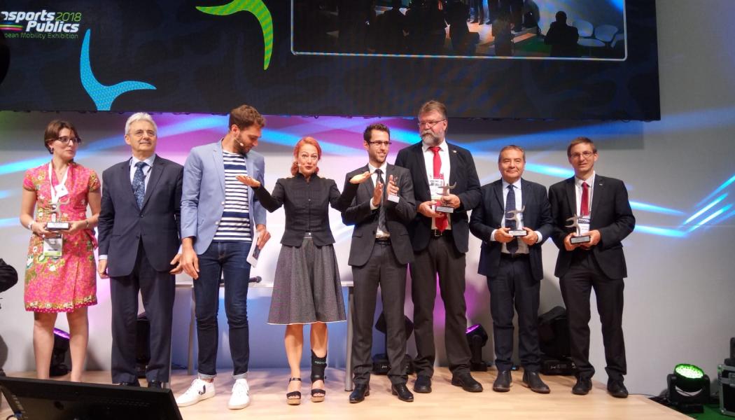 Besök EuMo 2024:s. officiella webbplats för att rösta på din favorit och vara med och uppmärksamma nästa stjärna inom kollektivtrafiken. Här: https://www.eumo-expo.com/en/internet-users-award/