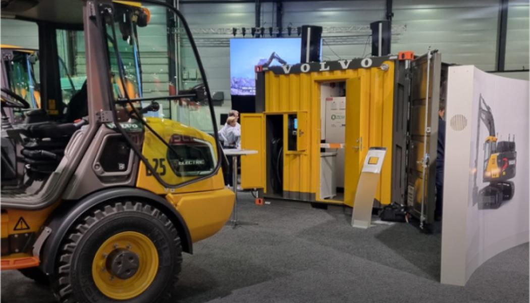 10 fots laddcontainer till Volvo Maskin AS med CCS2-gränssnitt och batteribuffert. Foto: Nordic Batteries