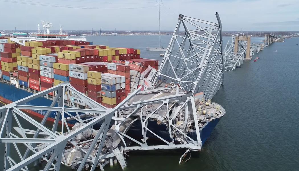 NTSB:s drönarbild av den olycksdrabbade Francis Scott Key-bron och lastfartyget Dali
Foto: Wikipedia, Creative Commons Lic. Kredit: NTSBgov 