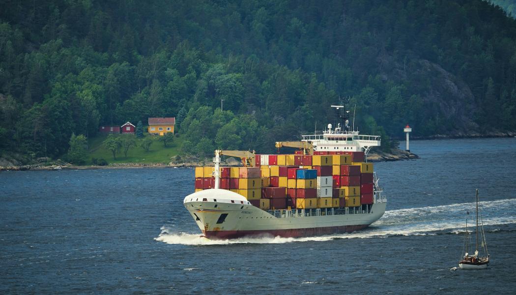 Klimatpaketet syftar till att nå målet om nettonollutsläpp av växthusgaser från internationell sjöfart till år 2050. Foto: Vidar Nordli-Mathisen/Unsplash