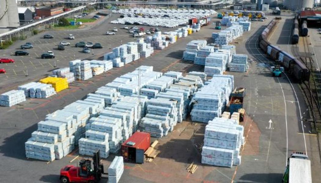 Totalt har man kapacitet att stuffa 180-200 containers i veckan. Foto: Göteborgs hamn