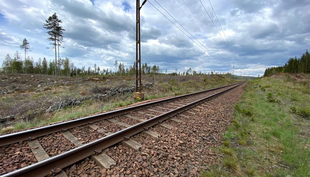 Järnvägen föreslås få 210 miljarder i regeringens och Sverigedemokraternas infrastrukturproposition för åren 2026–2037. 
FOTO: Peab
