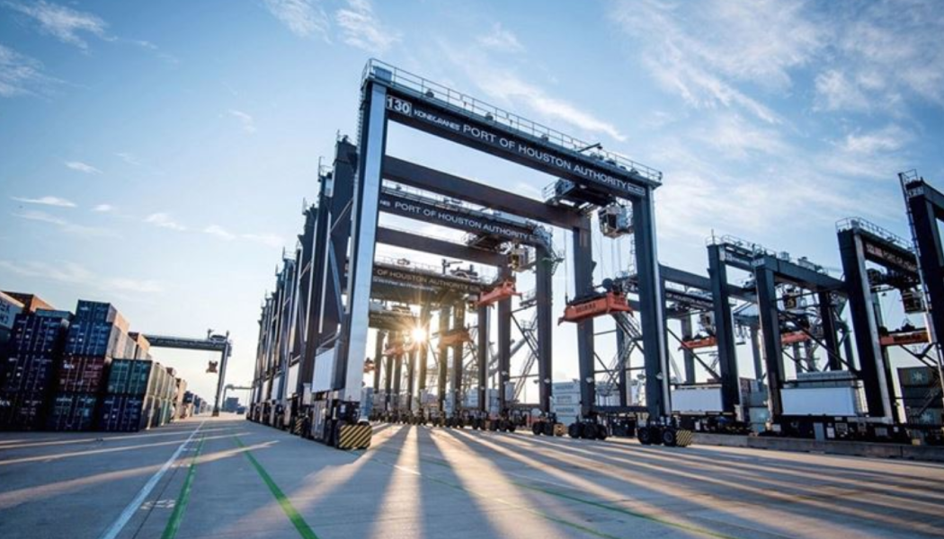 RTG-kranarna har en lyftkapacitet på 50 ton vid stapling av containrar. Foto: Konecranes
