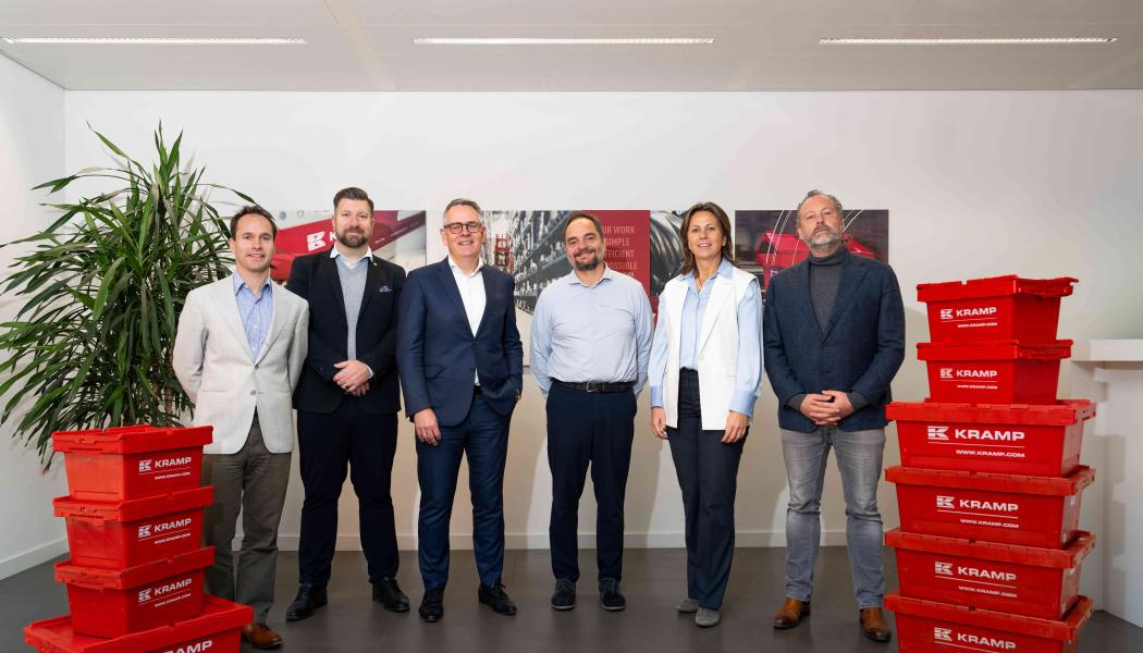 Från vänster: Dirk Veld (Head of Supply Chain Network Design, Kramp), Kim Ebbe Jakobsen (Element Logic), Roeland Tjebbes (CFO, Kramp), Nikolaj Bjørn Eriksen (Element Logic), Saša de Jong (VP Supply Chain & Operations, Kramp), Mark Weetink (Managing Director Nordics, Kramp). Foto: Element Logic