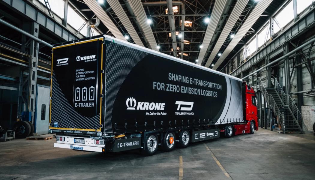 Krone har sitt huvudkontor i Tyskland och säljer bland annat curtainsider-släp, kyltrailers och växelflak. Polen har under de senaste två decennierna blivit en av Europas viktigaste marknader för transport- och logistiksektorn, vilket gör landet strategiskt viktigt för många fordons- och trailerproducenter. Foto: Krone