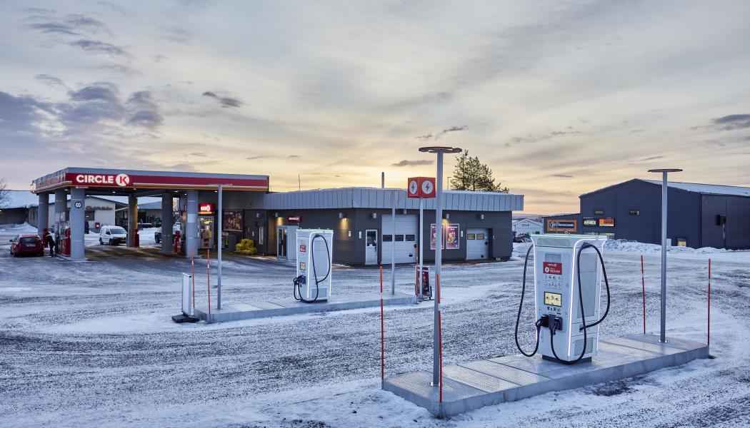 Nu är de ultrasnabba laddarna för tung trafik på Circle K:s station Kiruna Södra invigda. Foto: Circle K