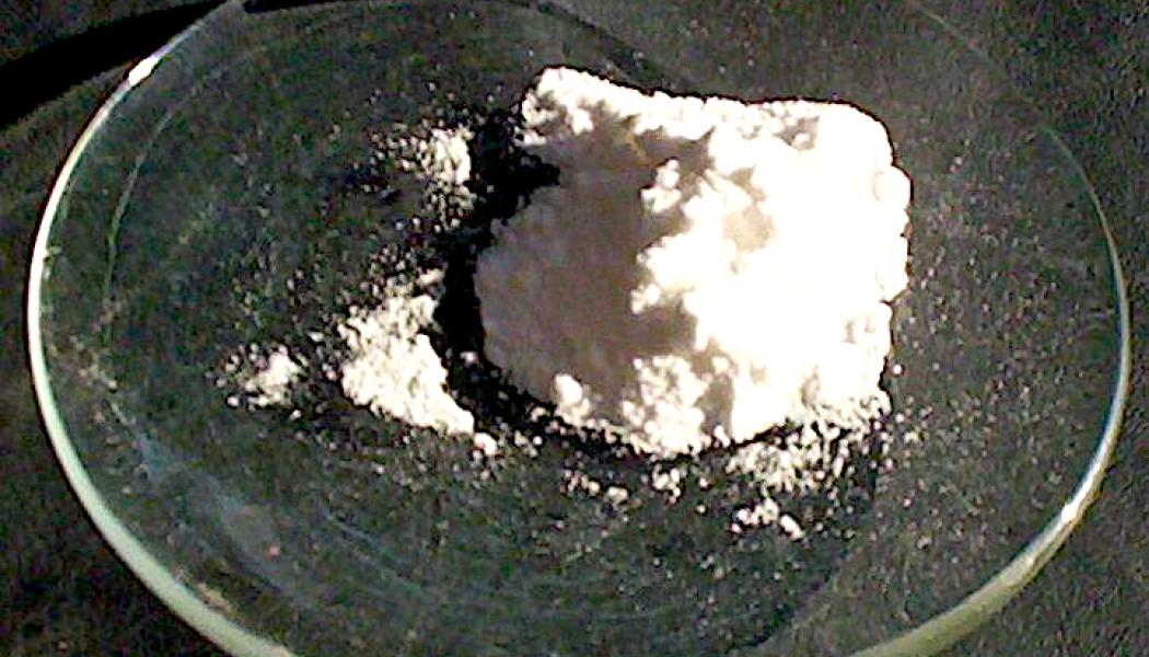 Ett prov av litiumkarbonat. Foto: Wikipedia Commons Lic. Bild tagen av användaren Walkerma.