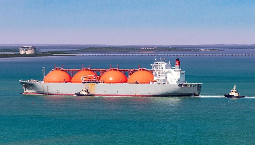 LNG-tankfartyg på väg. Foto: Creative Commons Lic. Pixabay-Kredit: Gaz_Chapp