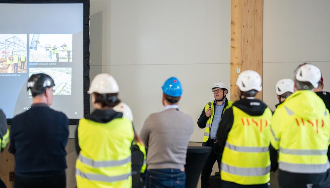 Taklagsfest  i Backa. Foto: Logicor