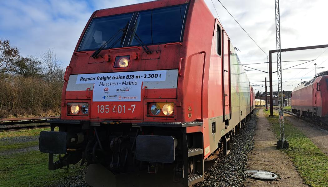 DB Cargo har tillsammans med DB Cargo Scandinavia och Trafikverket möjliggjort för transport med extra långa godståg, uppemot 835 meter långa, mellan Tyskland, Danmark och Sverige. Foto: DB Cargo