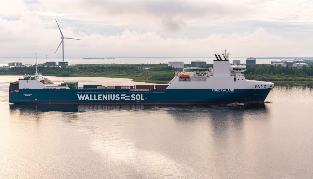 Fartyg på väg genom Bottniska viken. Foto: Kimmo Peränen